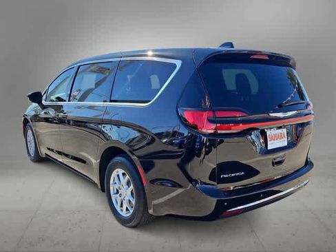 New 2026 Chrysler Pacifica Select FWD image 6