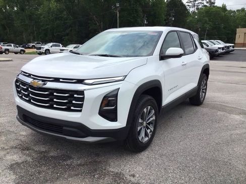 New 2026 Chevrolet Equinox LT FWD image 2