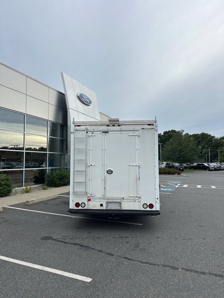 Used 2016 Ford E-450 and Econoline 450 Super Duty RWD image 3