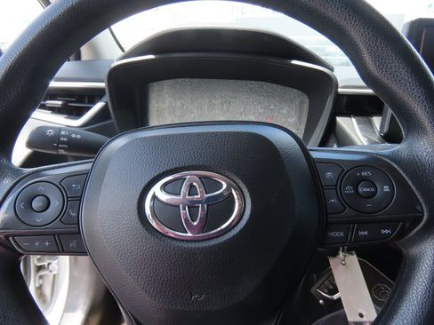 Used 2024 Toyota Corolla LE FWD image 24