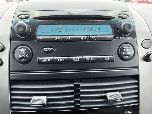 Used 2010 Toyota Sienna LE image 14