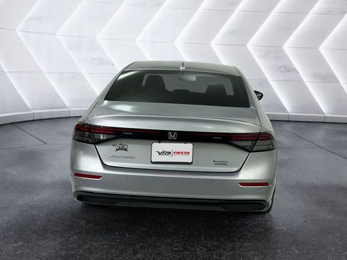 Used 2024 Honda Accord Touring image 5