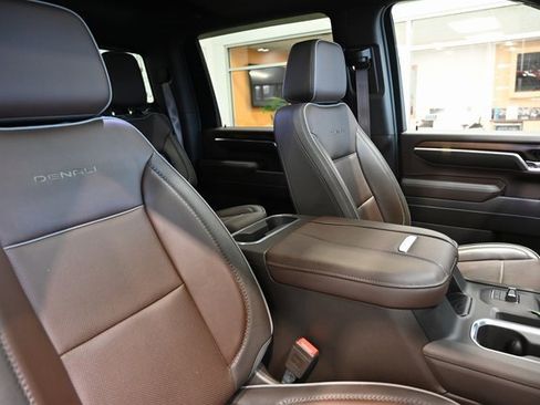 Used 2024 GMC Sierra 3500 Denali image 11