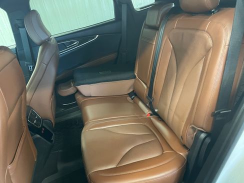 Used 2023 Lincoln Nautilus Reserve AWD/4WD image 22