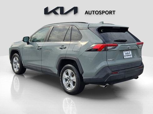 Used 2021 Toyota RAV4 XLE w/ Convenience Package image 10