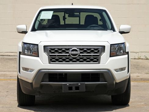 Used 2024 Nissan Frontier SV w/ Technology Package RWD image 40