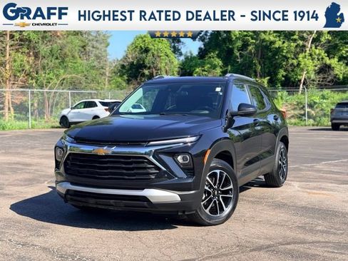 Used 2024 Chevrolet TrailBlazer LT w/ LT Cold Weather Package AWD/4WD image 1