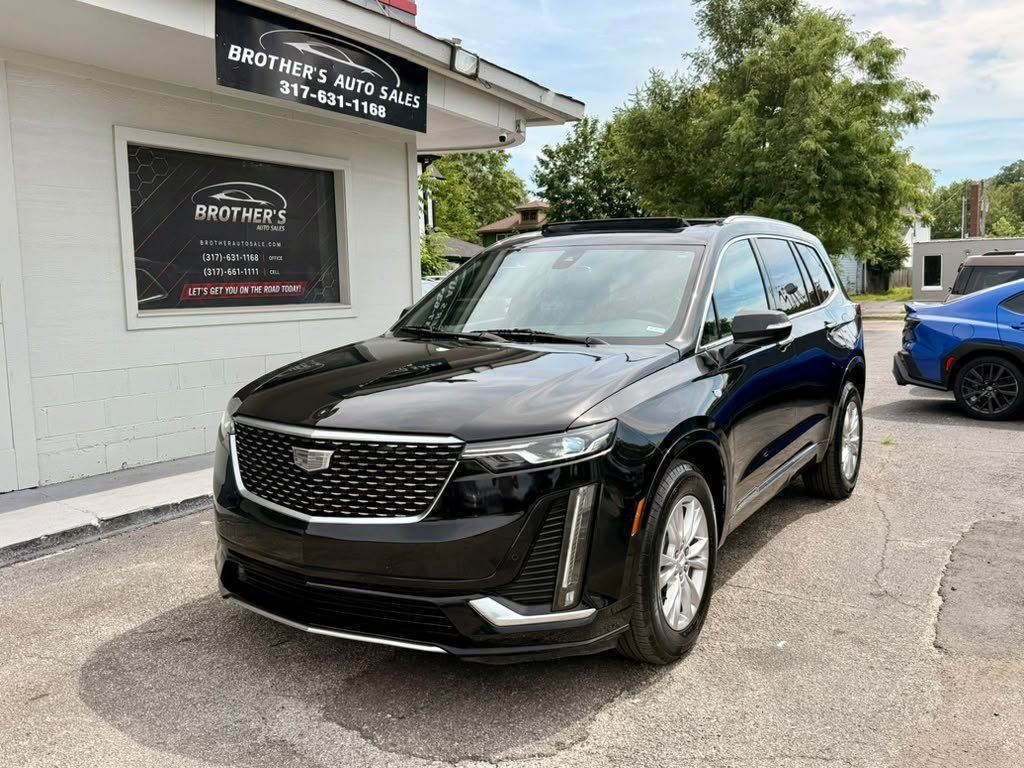 Used 2022 Cadillac XT6 Premium Luxury AWD/4WD image 2