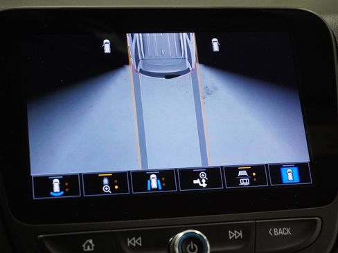 Used 2023 Chevrolet Equinox LT image 30