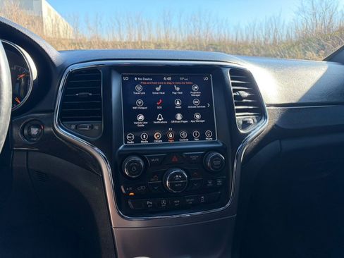 Used 2018 Jeep Grand Cherokee Altitude image 28