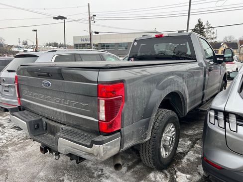 Used 2022 Ford F250 XLT w/ Snow Plow/Camper Package image 3