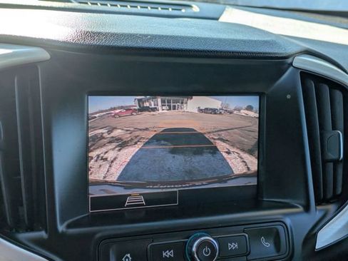 Used 2024 GMC Terrain SLE w/ Driver Convenience Package image 22