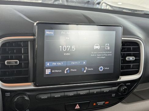 Used 2025 Hyundai Venue SEL FWD image 18