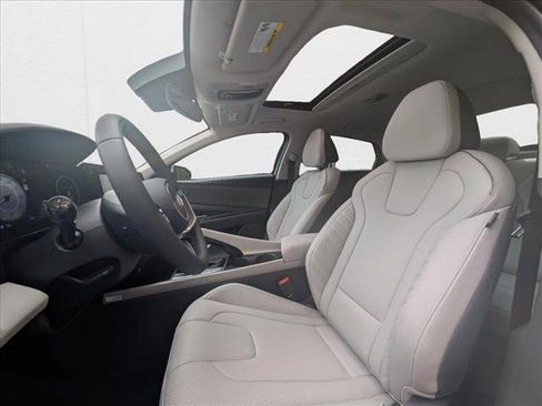 New 2025 Hyundai Elantra Limited image 15