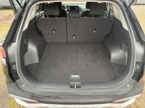 Used 2025 Kia Sportage LX FWD image 25