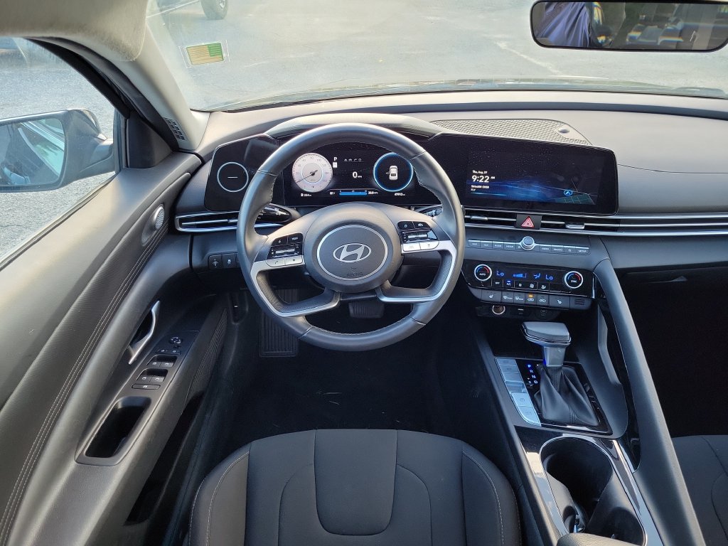 Used 2025 Hyundai Elantra SEL FWD image 10