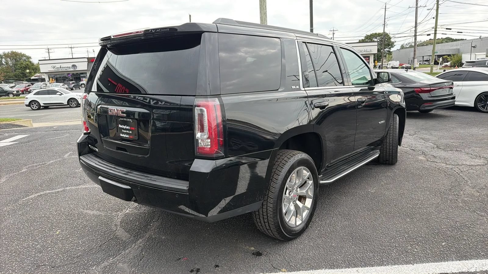 Used 2019 GMC Yukon SLE w/ SLE Value Package AWD/4WD image 4