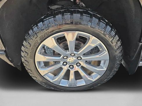 Used 2020 Chevrolet Silverado 1500 High Country w/ Technology Package AWD/4WD image 10