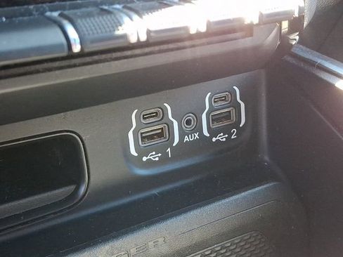 Used 2023 RAM 1500 Laramie AWD/4WD image 28
