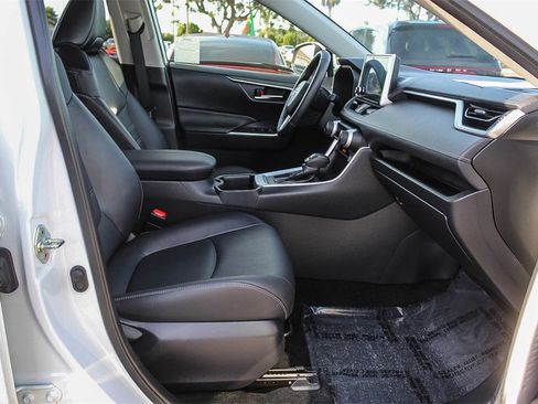 Used 2023 Toyota RAV4 XLE Premium image 16