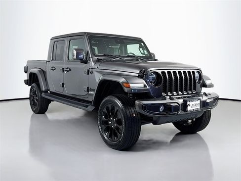 Used 2021 Jeep Gladiator Overland image 3