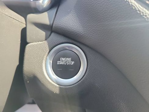 Used 2024 Chevrolet Equinox LT AWD/4WD image 25
