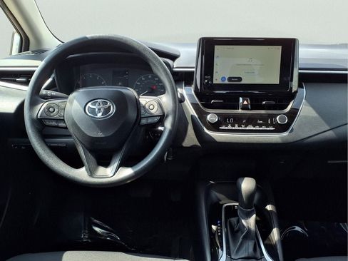 Used 2025 Toyota Corolla LE FWD image 12