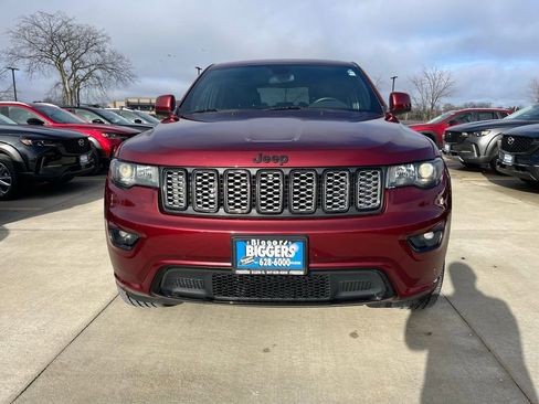 Used 2021 Jeep Grand Cherokee Laredo X image 3