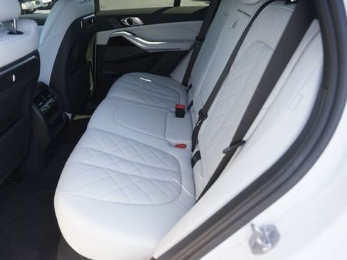 Used 2024 BMW X5 sDrive40i w/ Premium Package RWD image 13