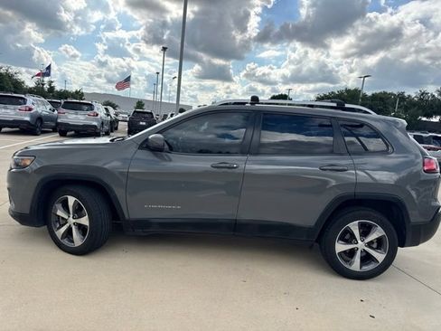 Used 2020 Jeep Cherokee Limited FWD image 5