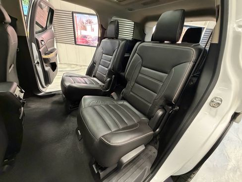 Used 2017 GMC Acadia Denali w/ Technology Package AWD/4WD image 8