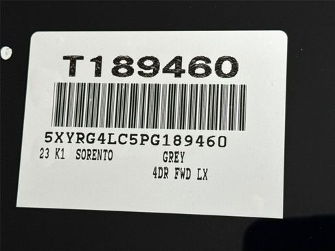 Used 2023 Kia Sorento LX FWD image 40