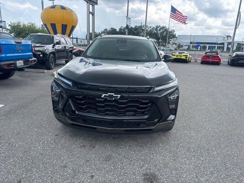 Used 2025 Chevrolet Trax ACTIV w/ Driver Confidence Package FWD image 2