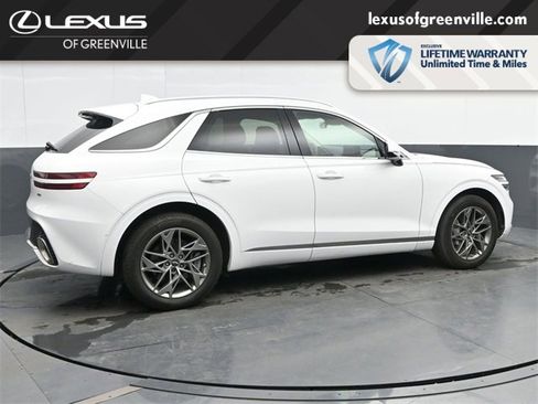 Used 2023 Genesis GV70 2.5T w/ Select Package image 8