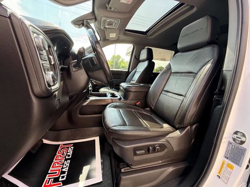 Used 2022 GMC Sierra 3500 Denali w/ Denali Ultimate Package image 24
