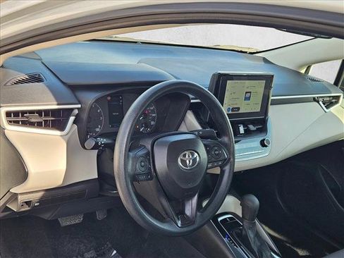 Used 2025 Toyota Corolla LE FWD image 10