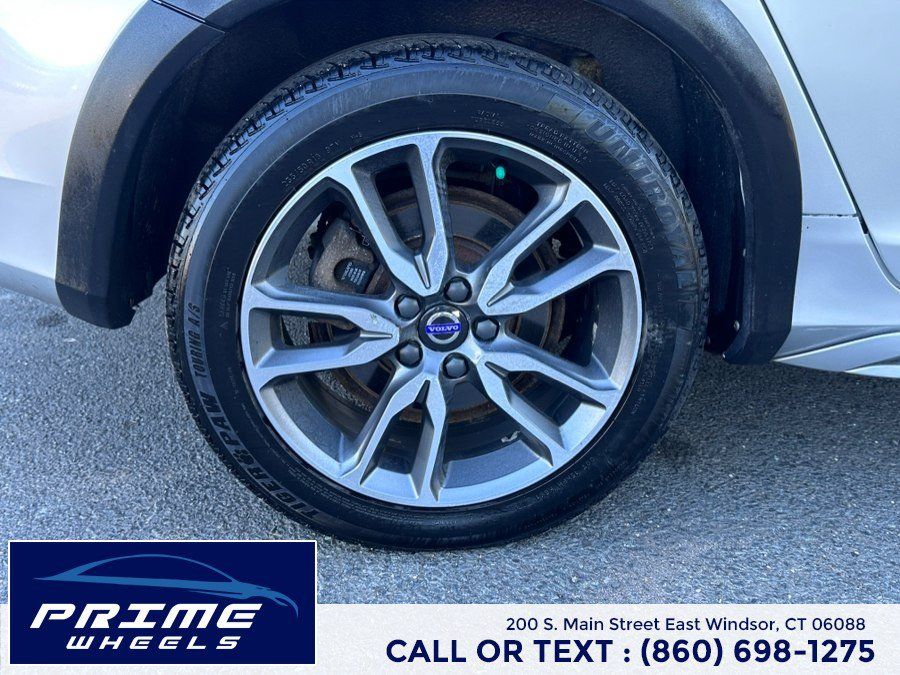 Used 2017 Volvo V60 T5 Cross Country Platinum w/ Climate Package AWD/4WD image 26