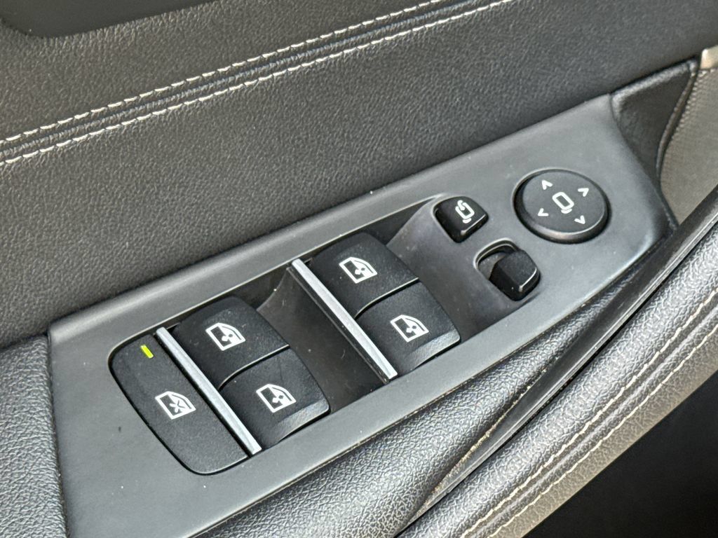 Used 2022 BMW 530e w/ Premium Package RWD image 21