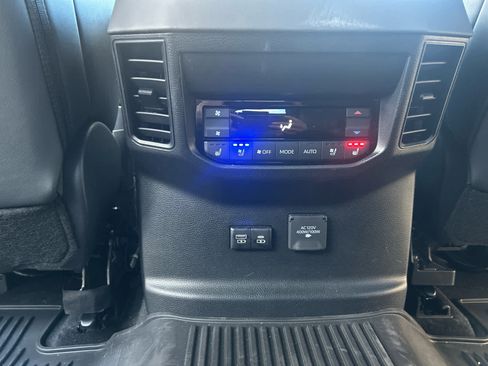 Used 2025 Toyota Sequoia Platinum image 20