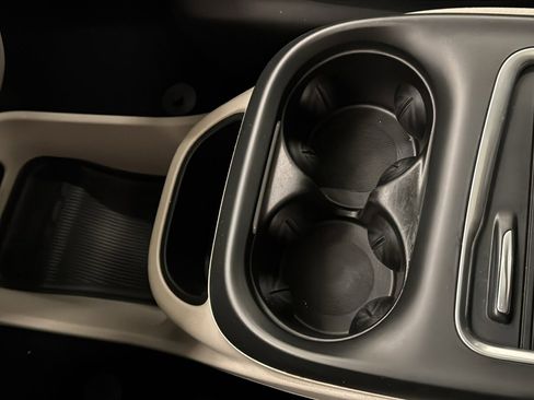 Used 2018 Chrysler Pacifica Limited image 21