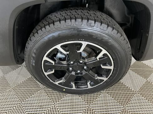 Used 2023 Jeep Renegade Latitude AWD/4WD image 10