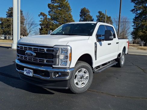 New 2026 Ford F250 XLT w/ FX4 Off-Road Package image 29