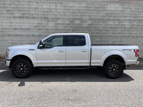 Used 2018 Ford F150 XLT w/ Equipment Group 302A Luxury AWD/4WD image 9