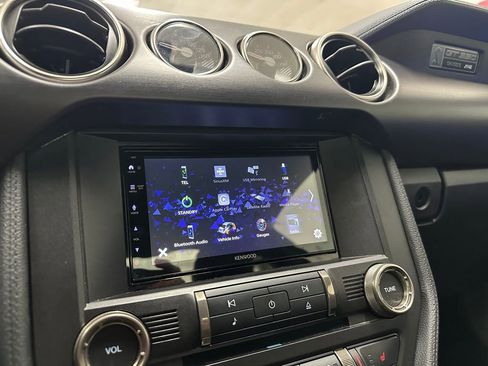 Used 2018 Ford Mustang Shelby GT350 w/ Convenience Package RWD image 19