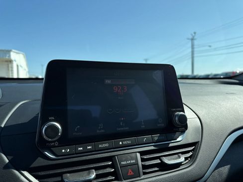 Used 2022 Nissan Altima 2.5 SV FWD image 16