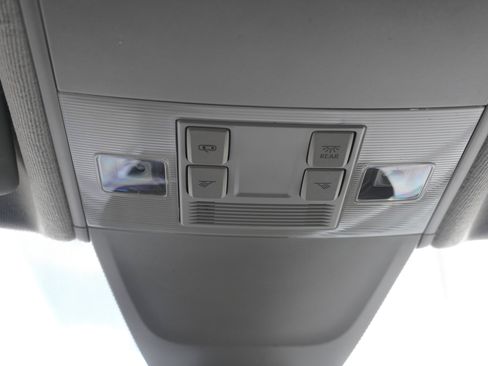 Used 2023 Volkswagen Tiguan S image 36