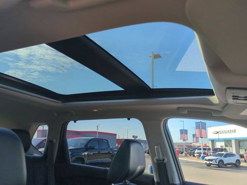 Used 2021 Nissan Rogue Platinum image 19