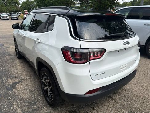 Used 2025 Jeep Compass Limited AWD/4WD image 4
