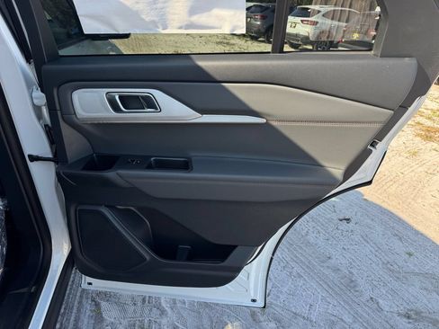New 2026 Ford Explorer Active RWD image 24