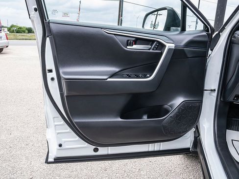 Used 2023 Toyota RAV4 XSE AWD/4WD image 10